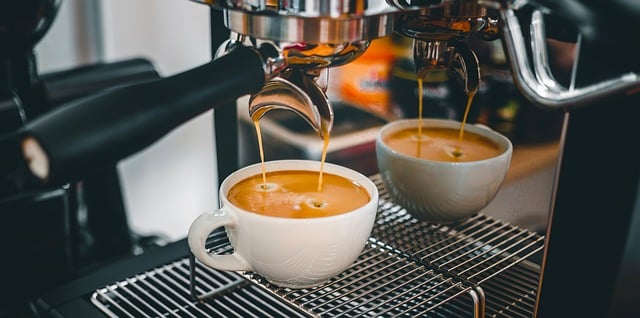 Guide: Sådan vedligeholder du din kaffemaskine med kværn
